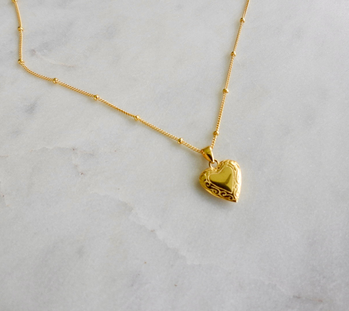 DAHLIA NECKLACE