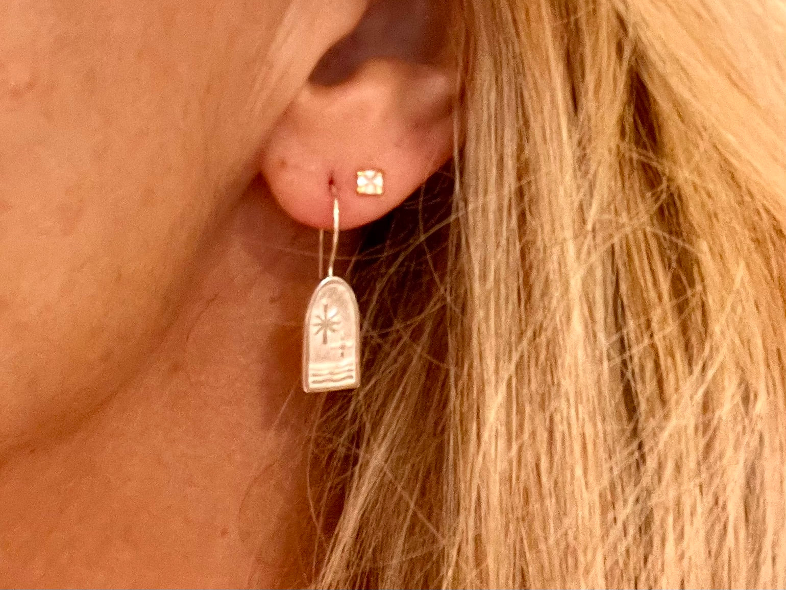 DUSK HOOK EARRINGS
