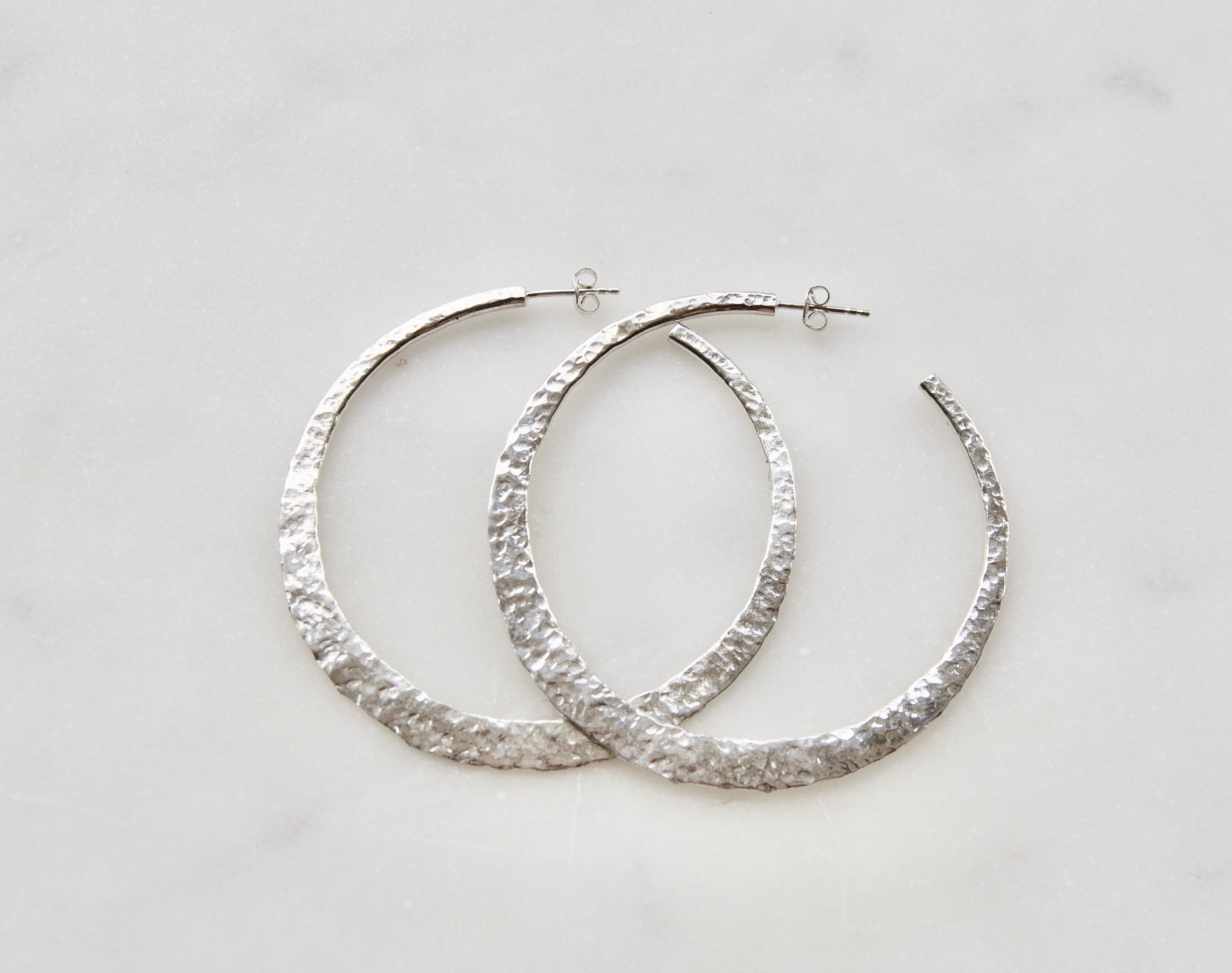 HOPE HAMMERED HOOP EARRINGS IN SILVER